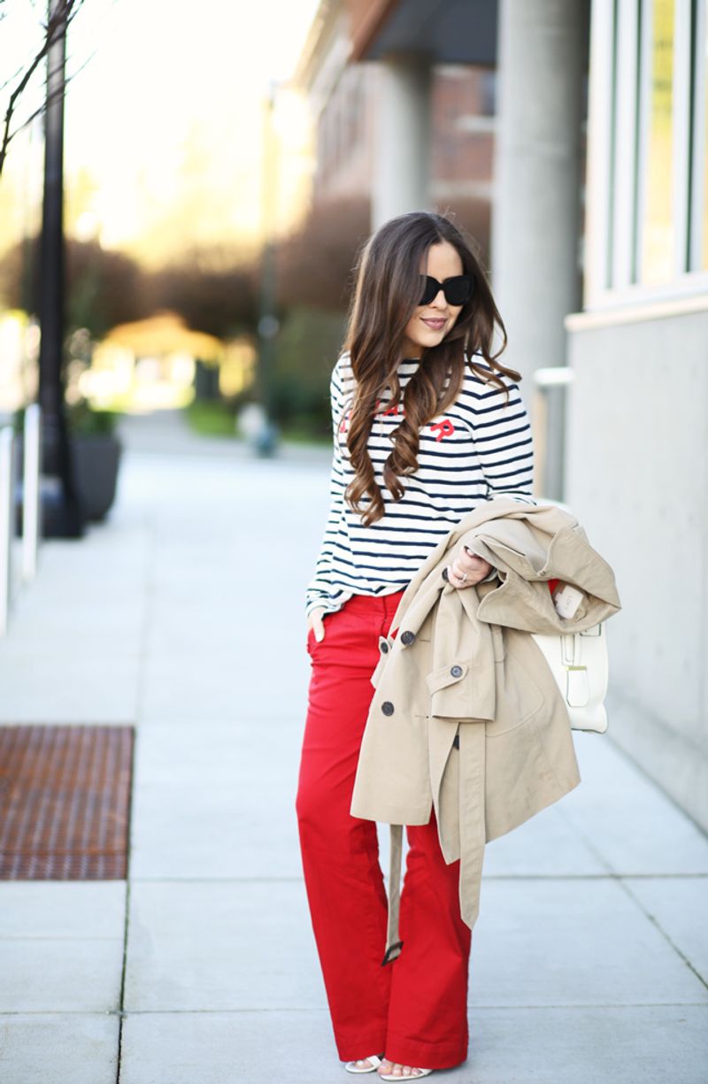 Red-Trimmed Nautical Nod
