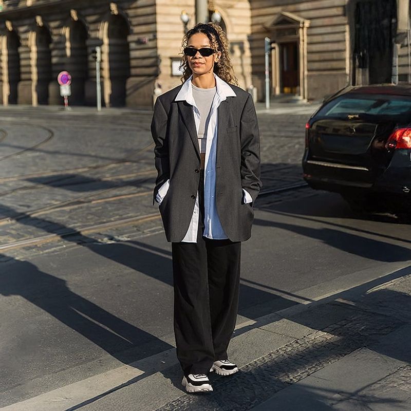 Sneakers & Streetwear Vibe