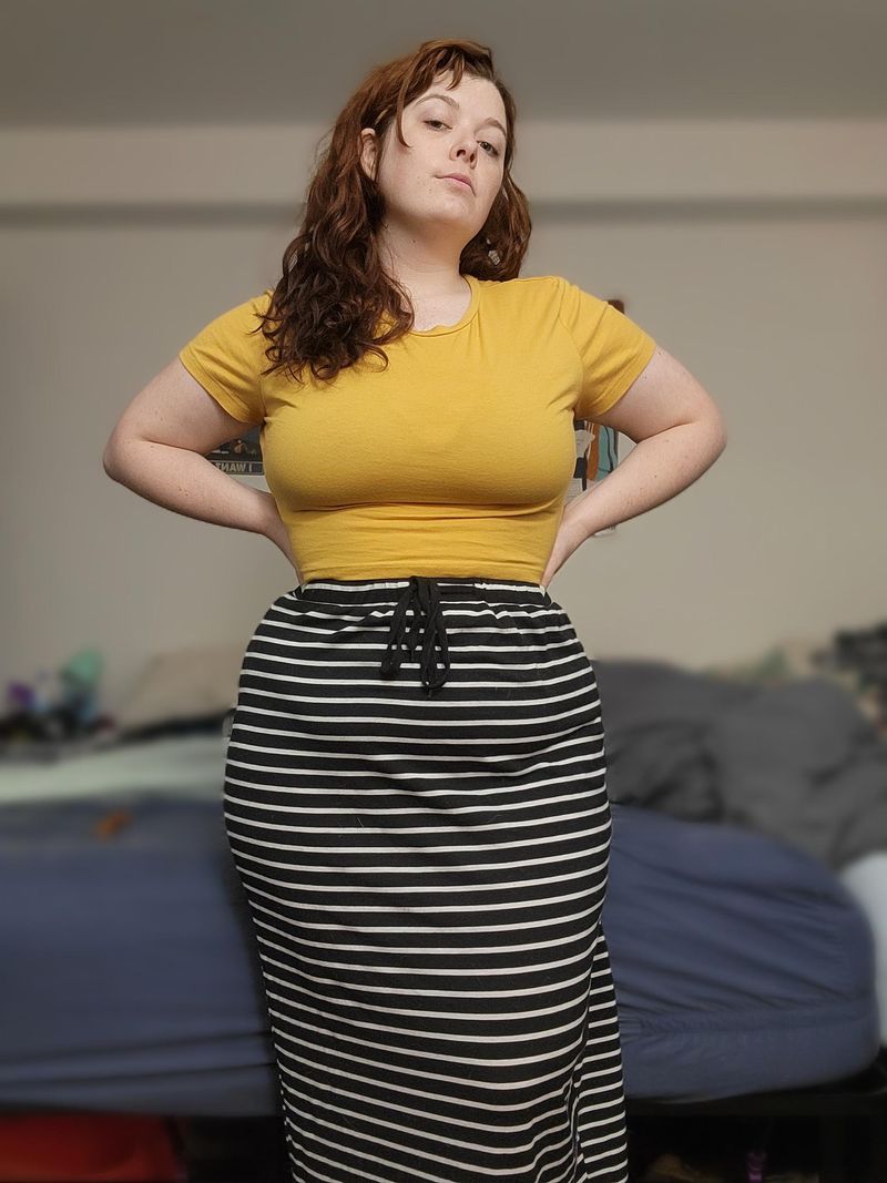 Believing vertical stripes always slim