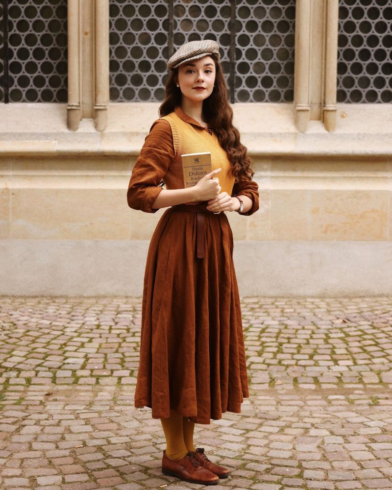 Vintage-Inspired Femininity