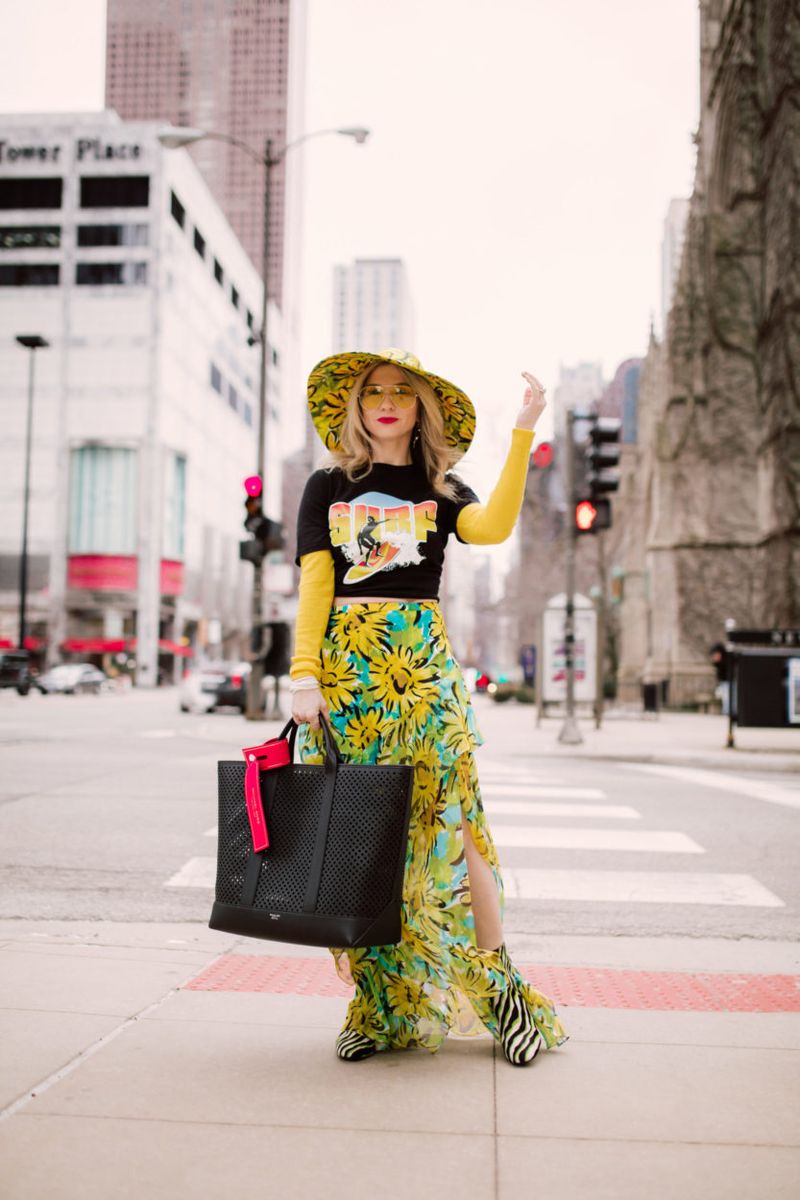 Tucked-in Graphic Tee