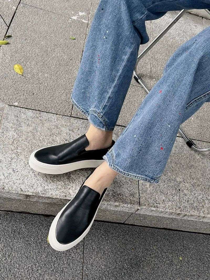Minimalist Slip-Ons: Streamlined Style