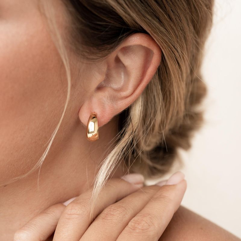 Chunky Gold Hoop Earrings That Finish Every Look