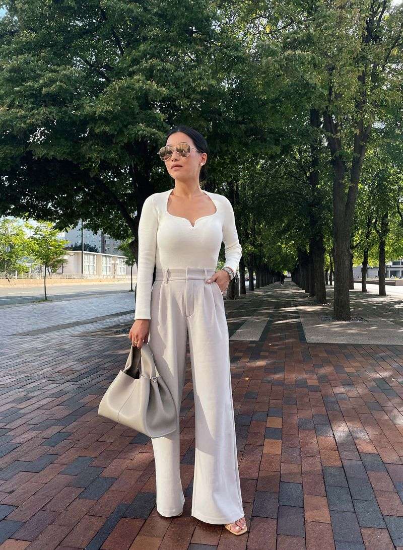 Wide-Leg Pants That Elongate Rather Than Widen