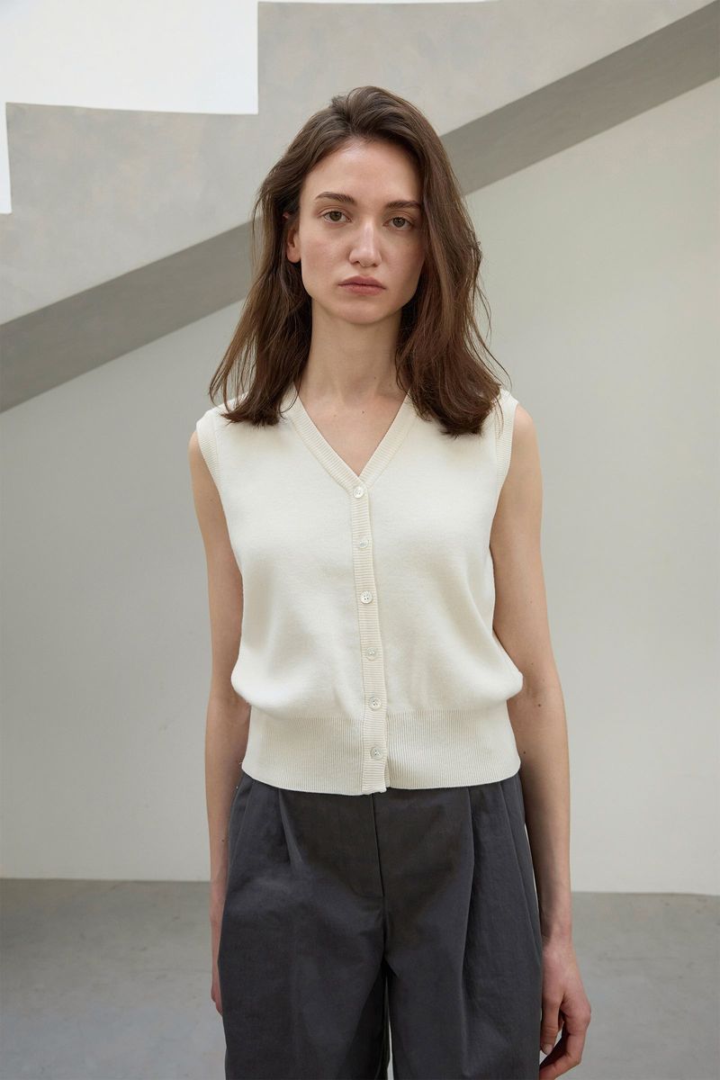 Lightweight Twinset Vest
