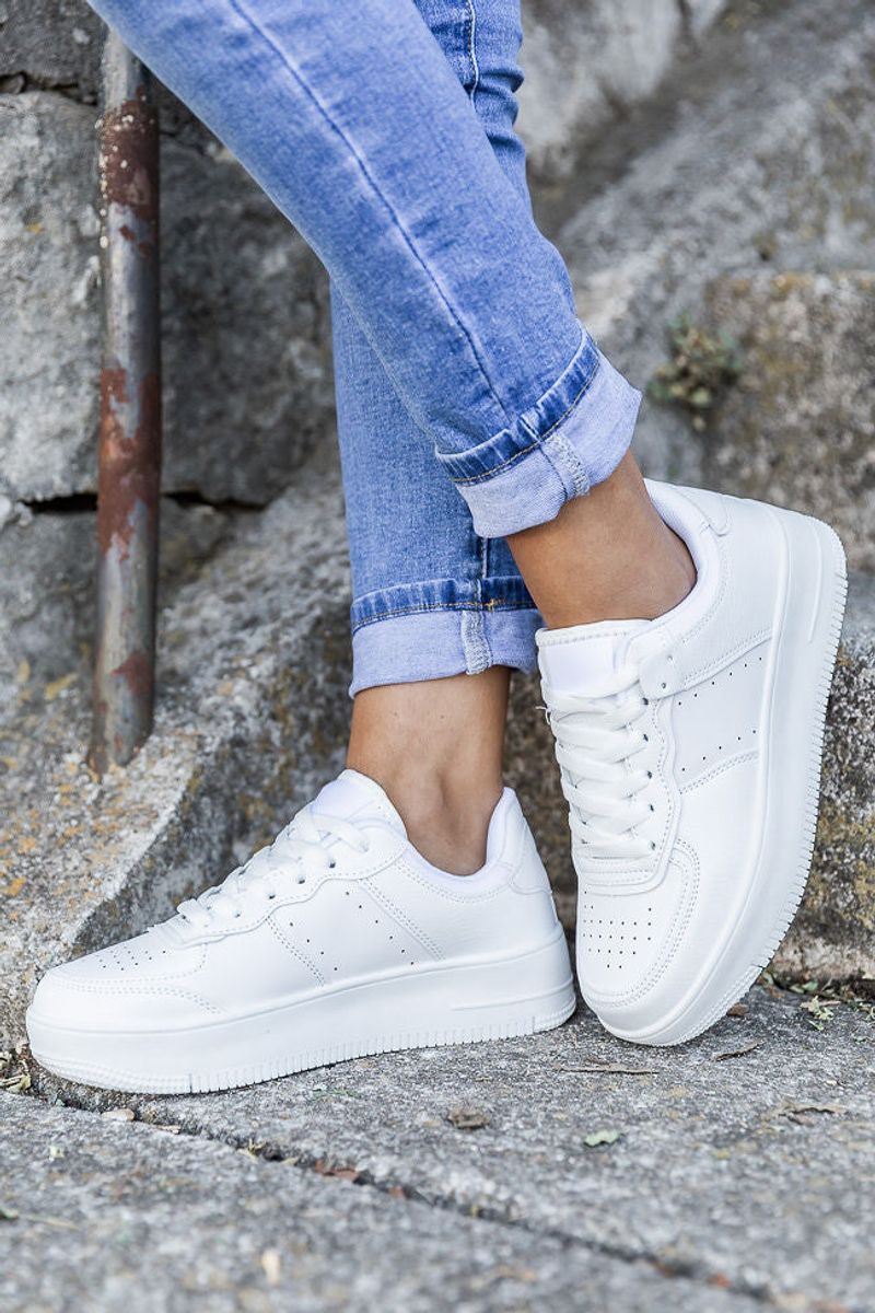White Sneakers: Clean Classic Pairing
