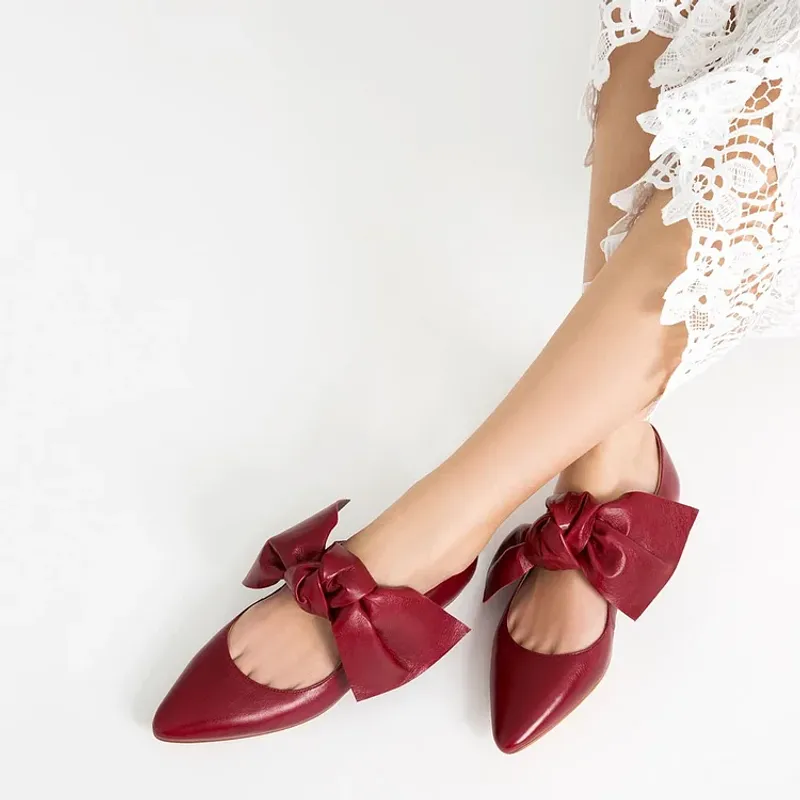 Oversized Bow Flats: Bowing Out