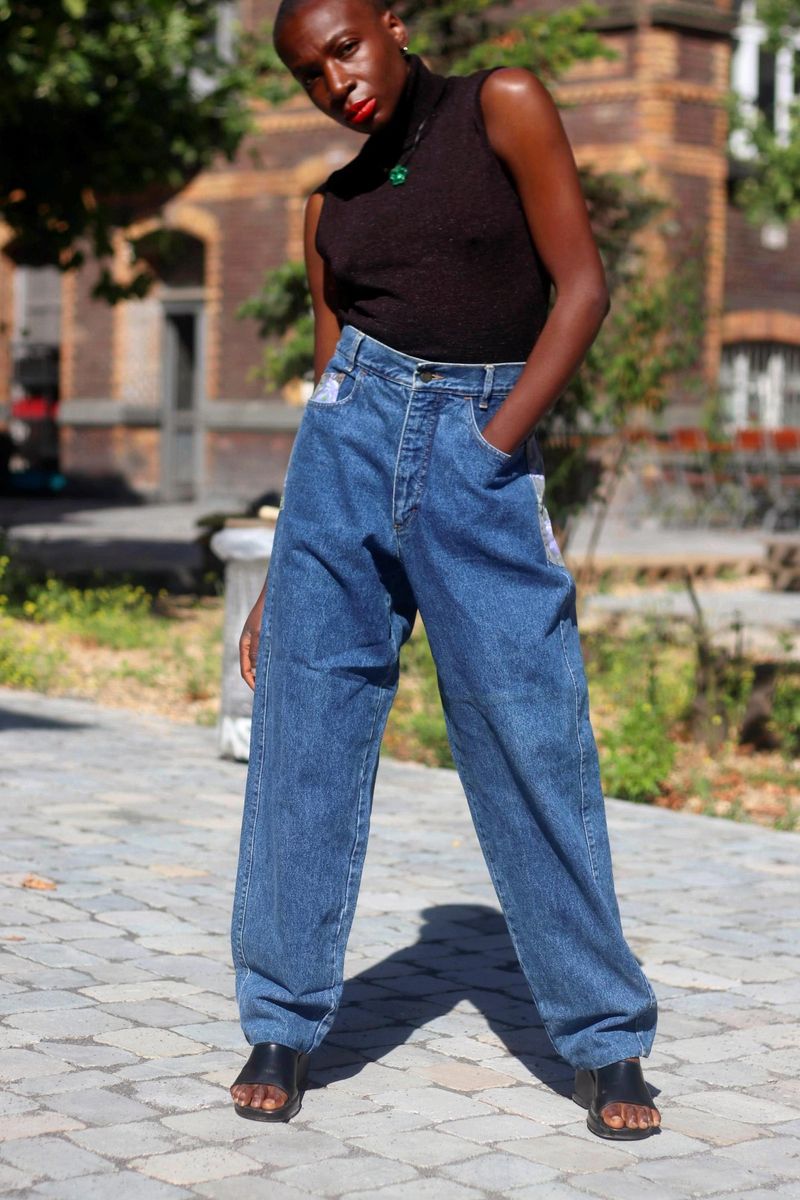 High-Waisted Jeans
