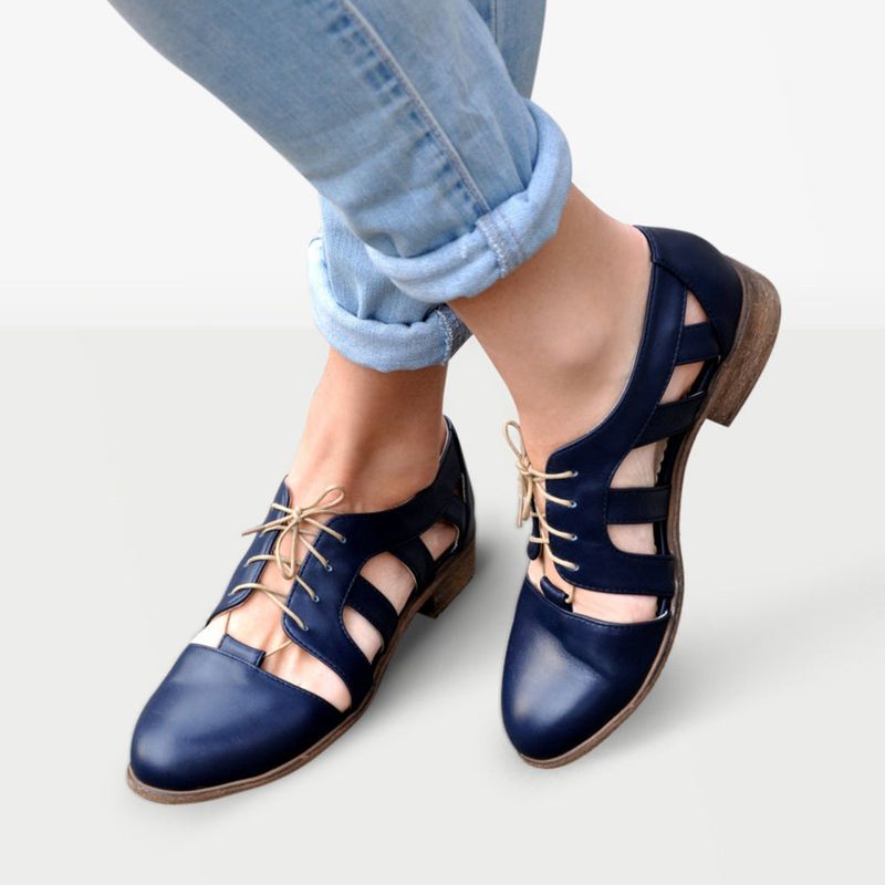 Cutout Oxford Flats