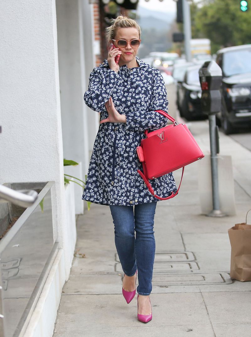 Patterned Raincoat & Neutral Basics Look