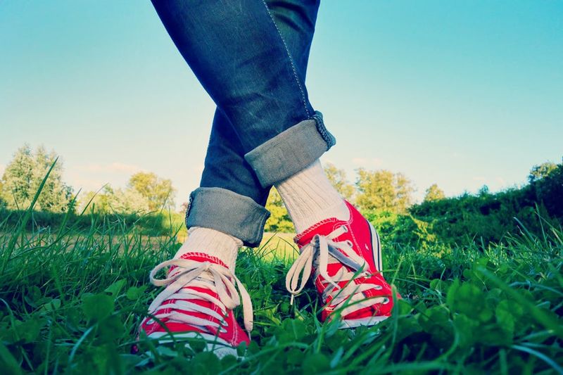 Casual Red Sneakers Twist