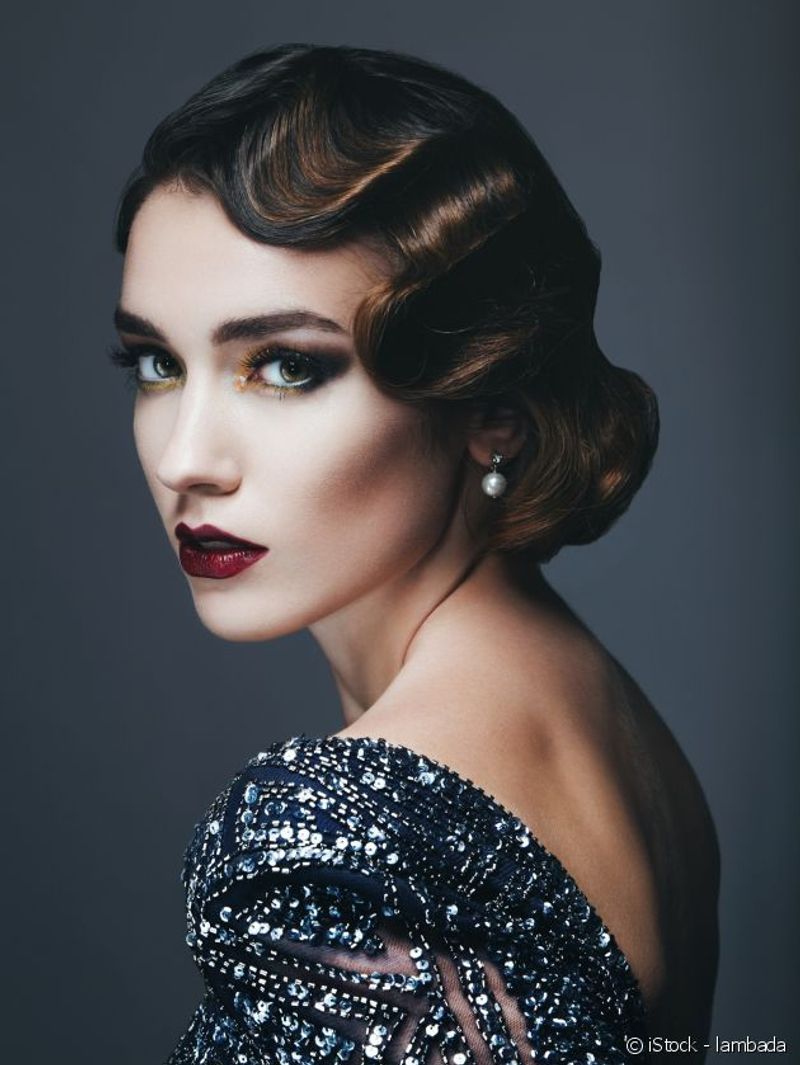 Art Deco Finger Waves