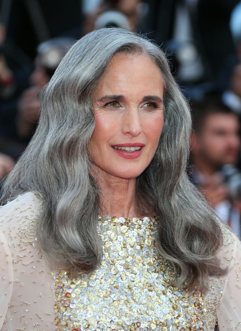 Glamorous Gray Waves