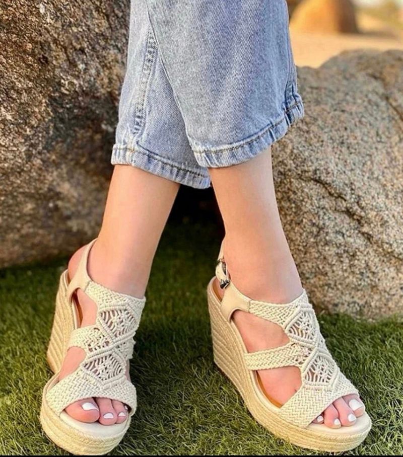 Macramé Detailed Wedges