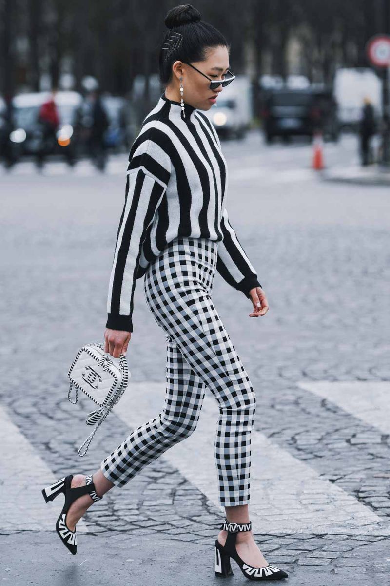 Monochromatic Magic