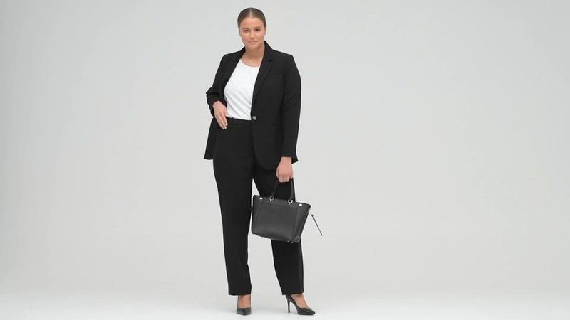 Noise-Cancelling Blazer Collar