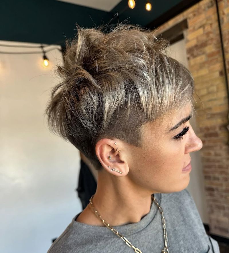 Pixie tagliato a spazzola