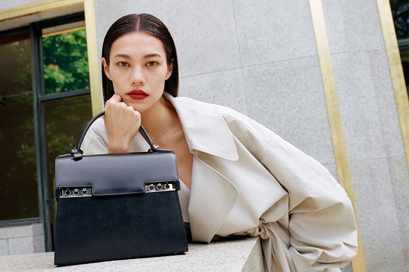 Structured Handbag Simplicity