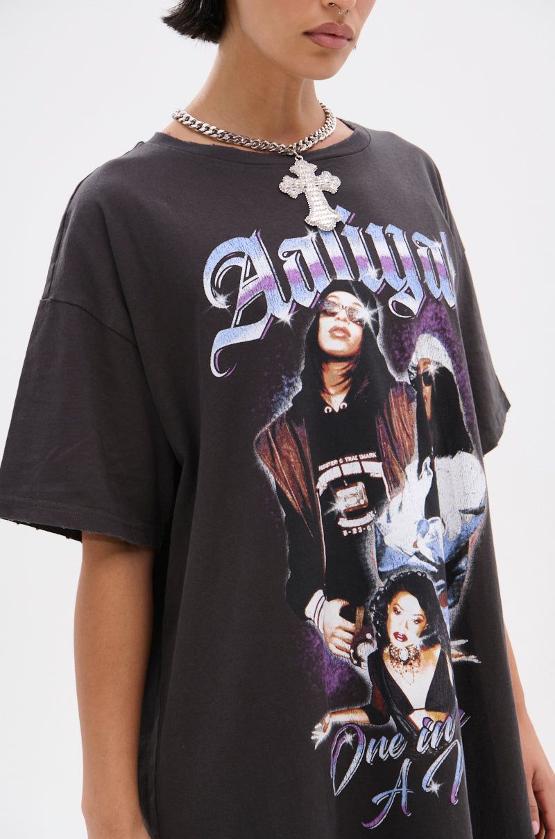 Oversized Graphic Statement