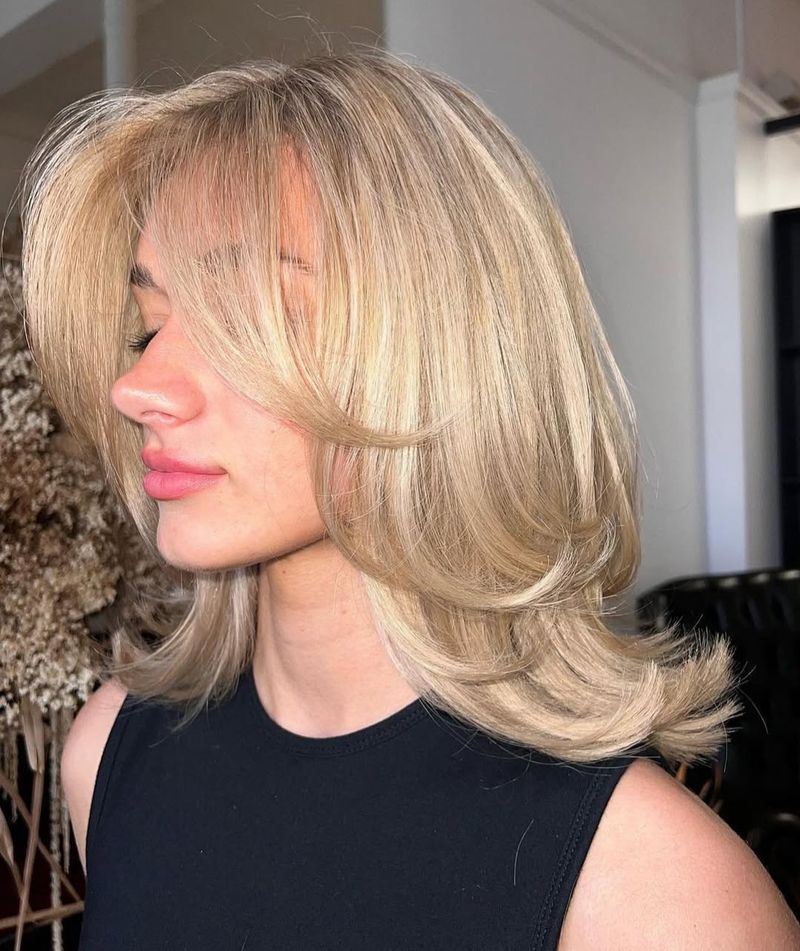 Rounded Layers With Curved Ends