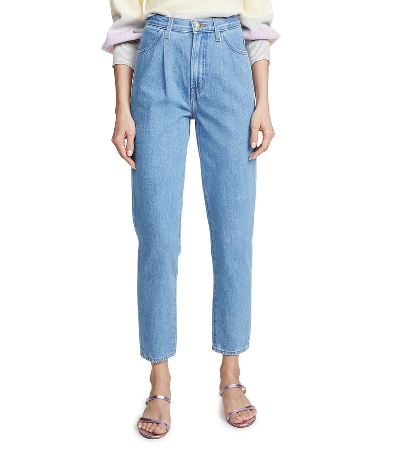Mom Jeans with Pleats: Unflattering Volume
