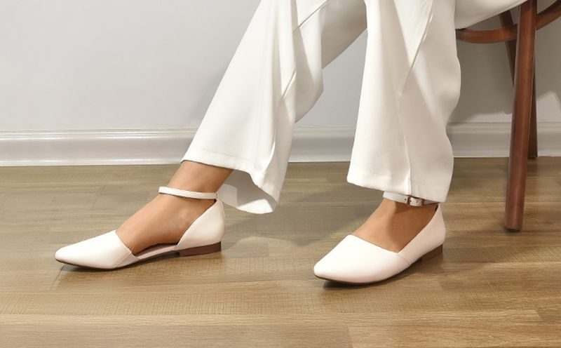 Sleek Pointed-Toe Flats
