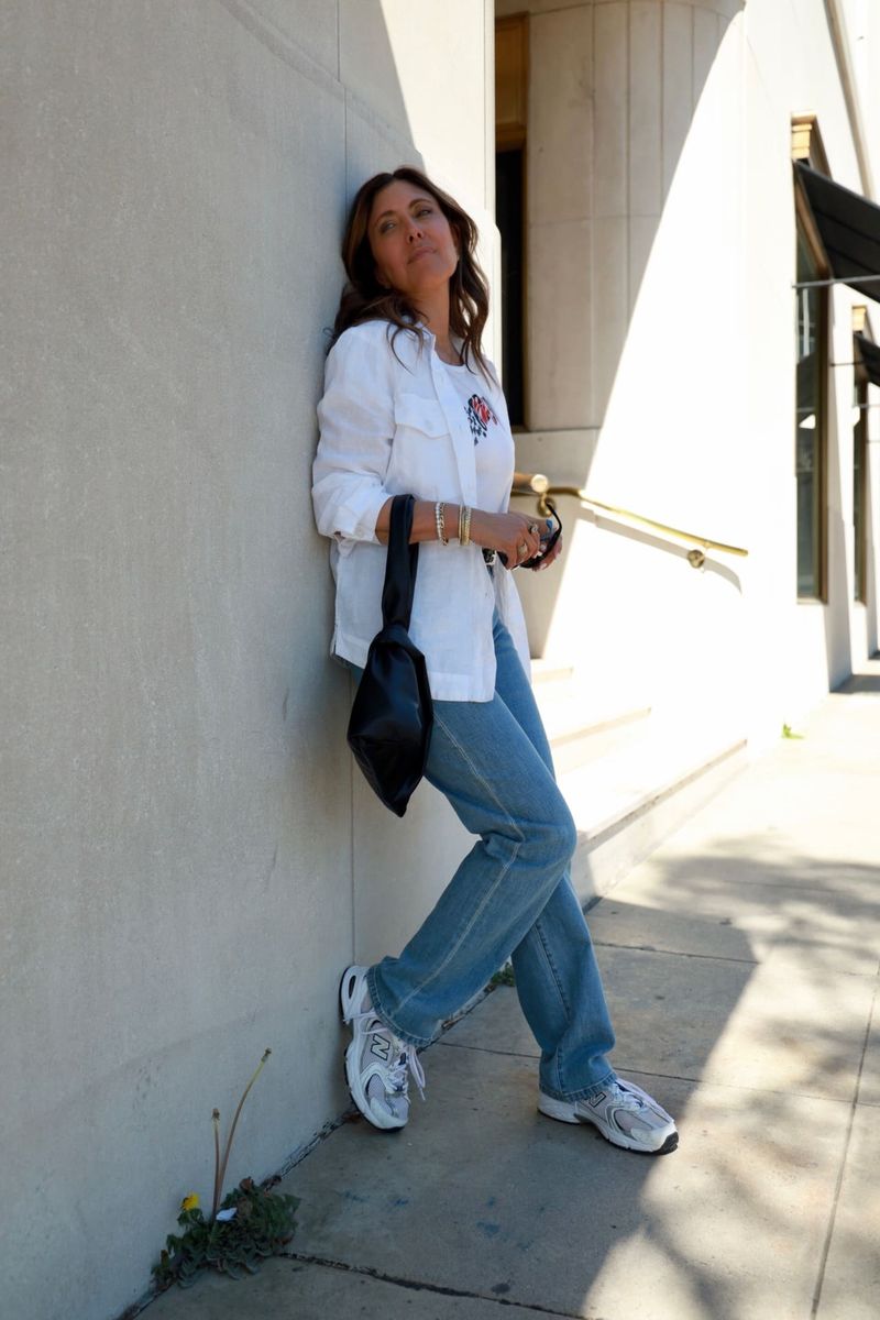 Layer With Button-Downs