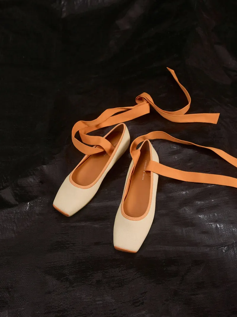 Knot-Detail Flats