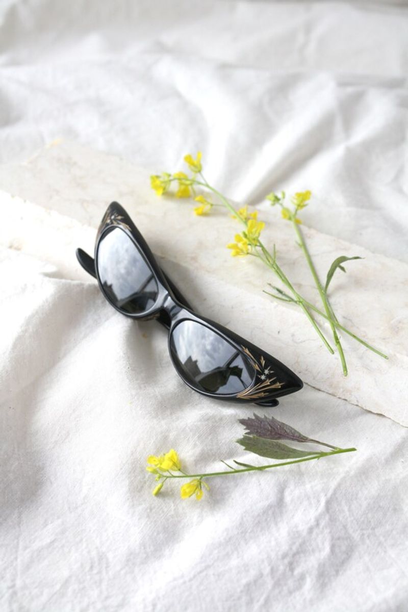 Retro Cat-Eye Sunglasses