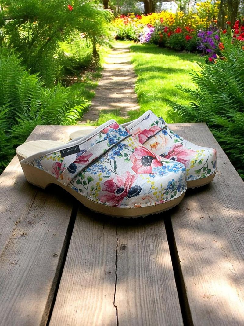 Floral Embossed Stunners