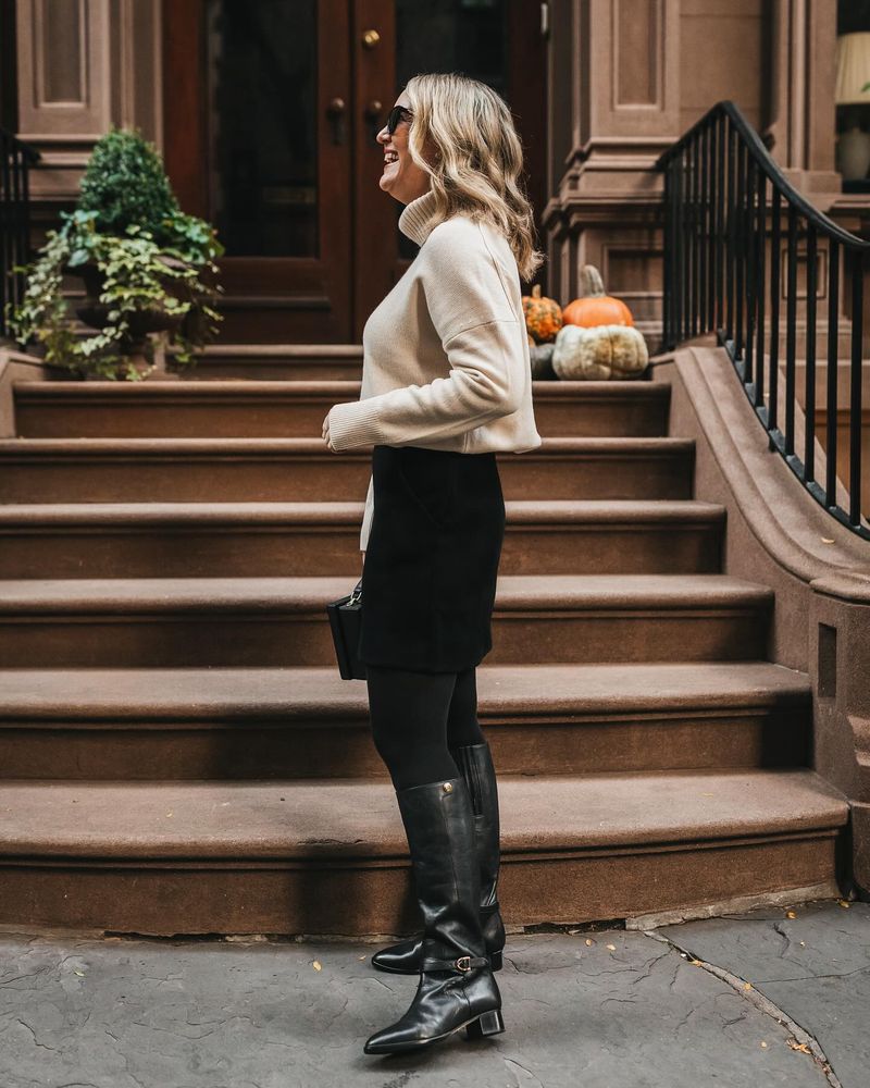 Oversize Sweater With Riding Boots