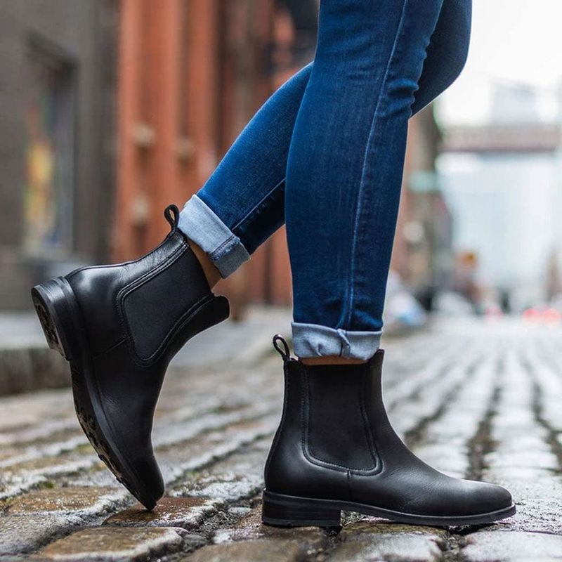 Chelsea Boots: Sleek Sophistication