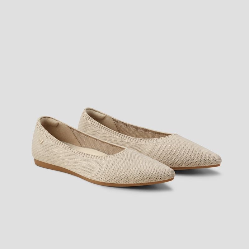 Orthotic-Friendly Pointed Flats