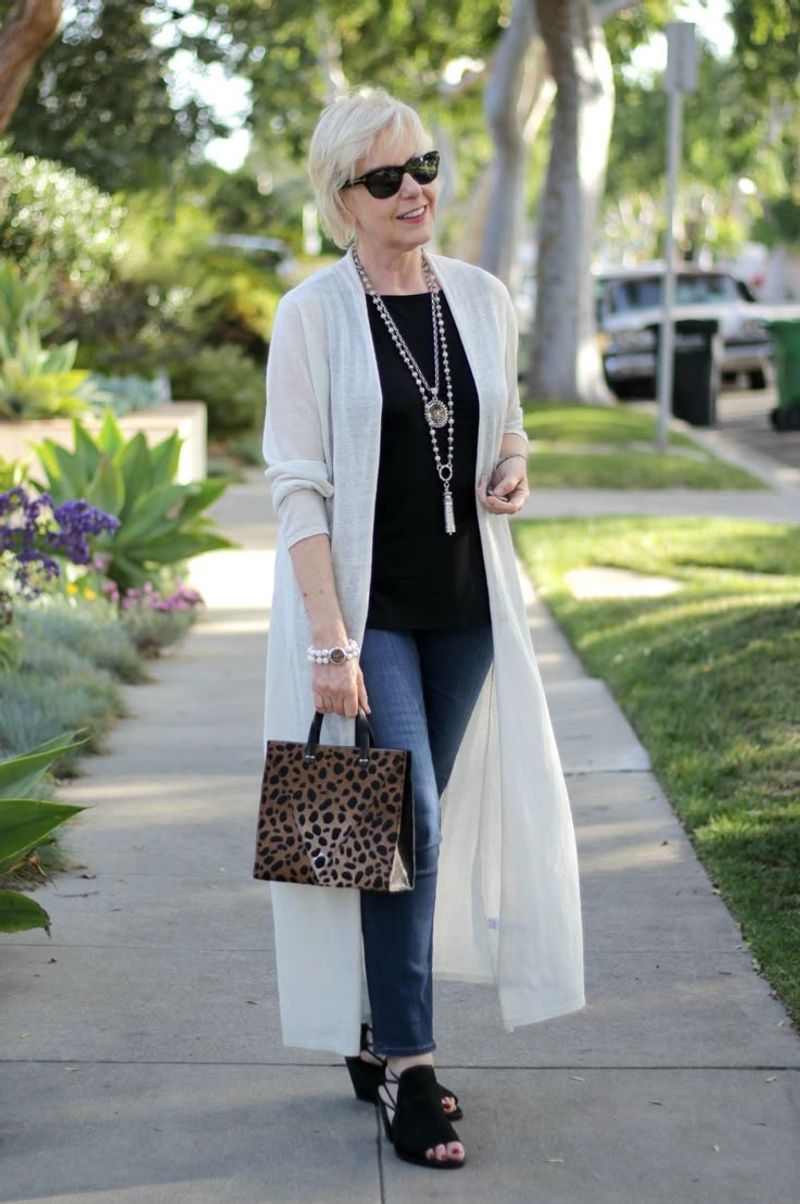 Droopy, Oversized Cardigans That Swallow You Whole