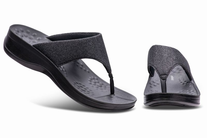 Contoured Flip-Flops