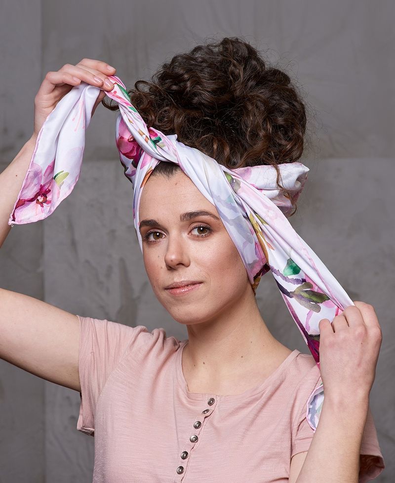 BONUS: Sleep With Curls In Medusa Clipping
