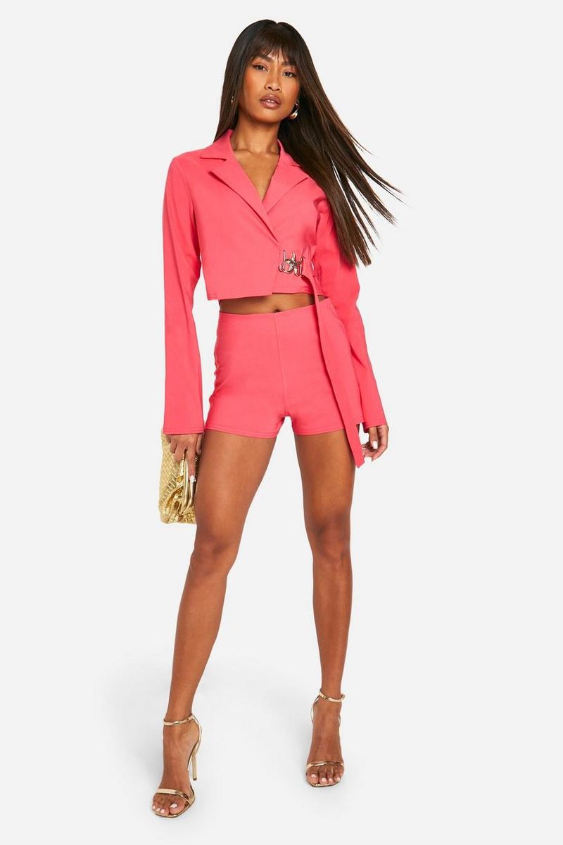 Ultra-High Waisted Styles