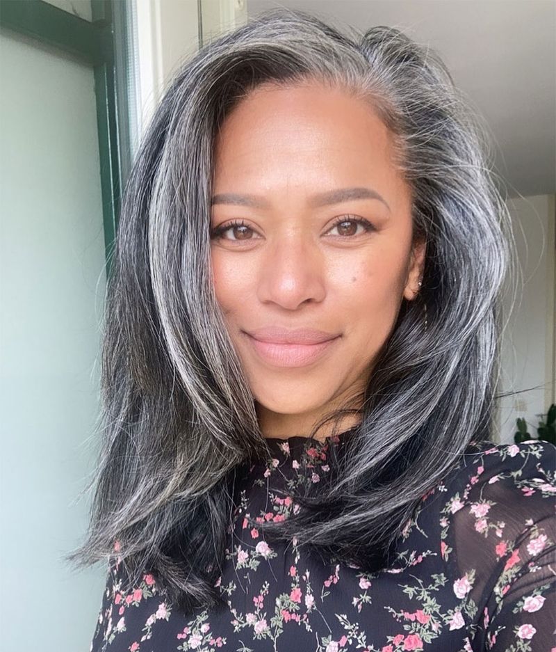 Glamorous Face-Framing Layers