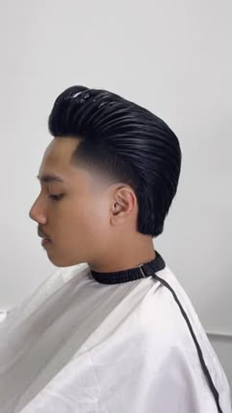 Voluminous Top with Tapered Sides
