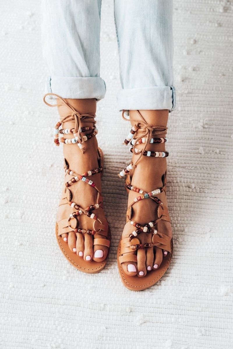 Knotted Knockouts