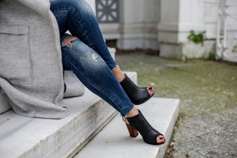 Peep-Toe Mules