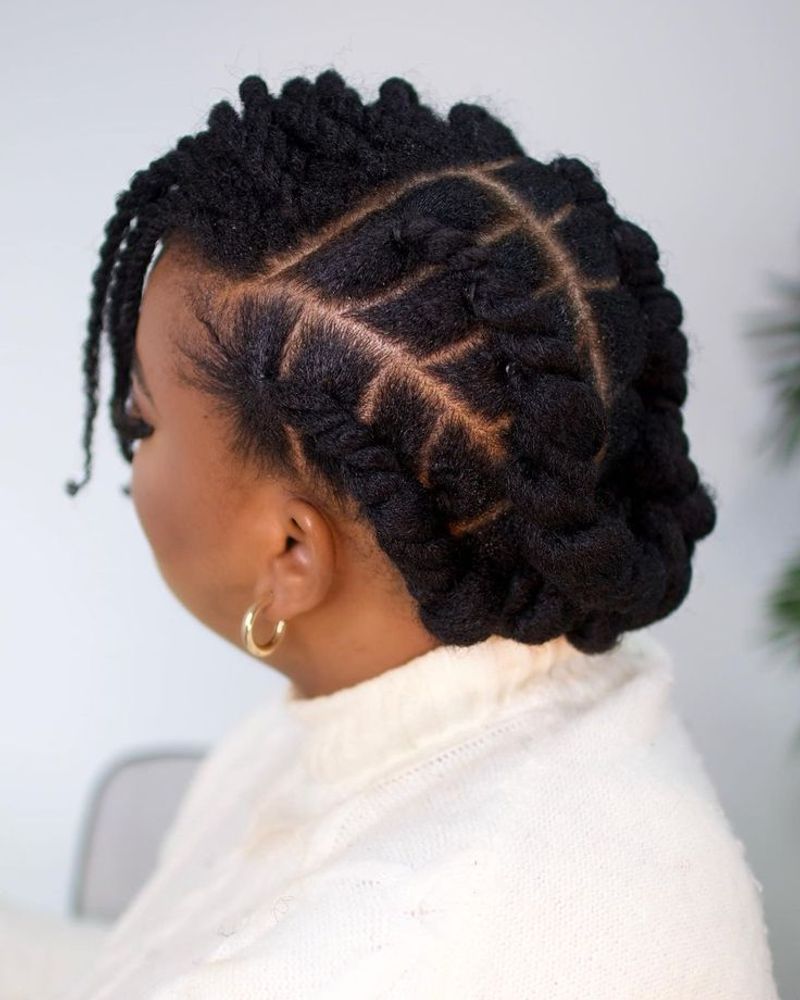 Sculptural Flat Twist Design
