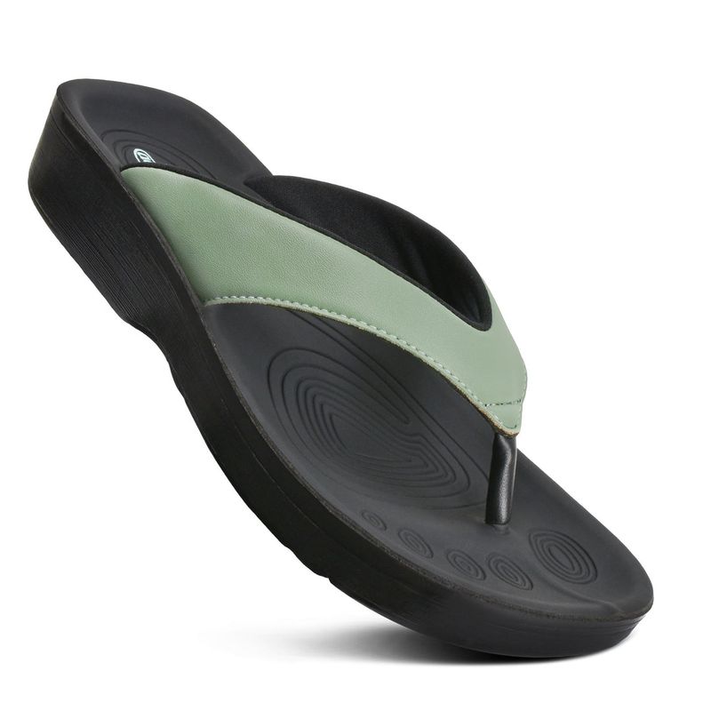 Trending: Cushioned Footbeds With Arch Support