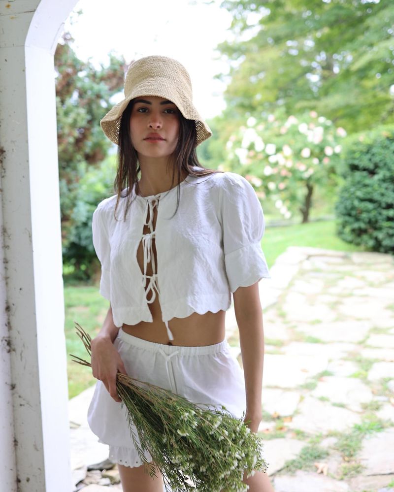 Scalloped Edge Tie-Front Crop