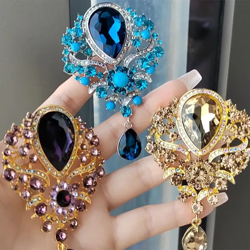 Artistic Brooches