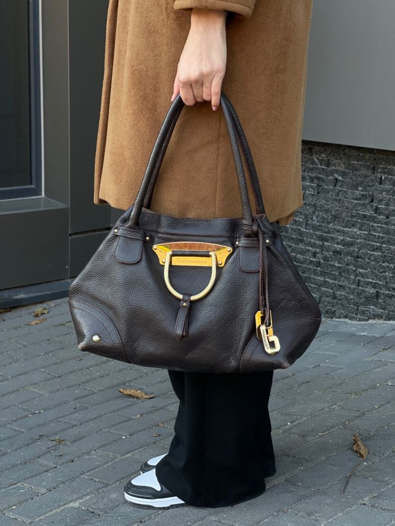 Oversized D-Ring Hobo