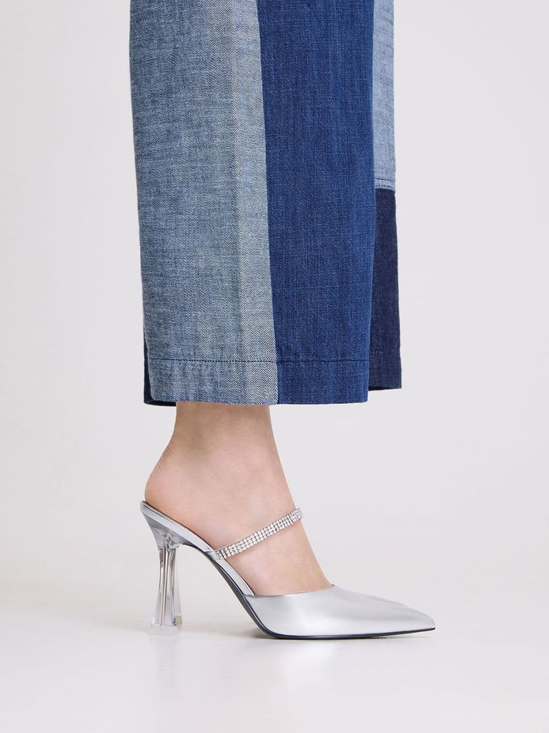 Toe-Crushing Pointy Extremes