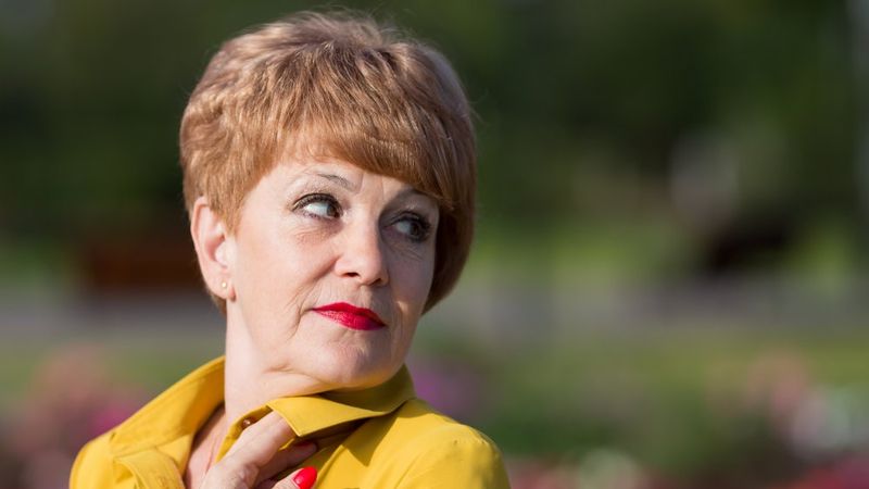 The Helmet-Like Bowl Cut Pixie