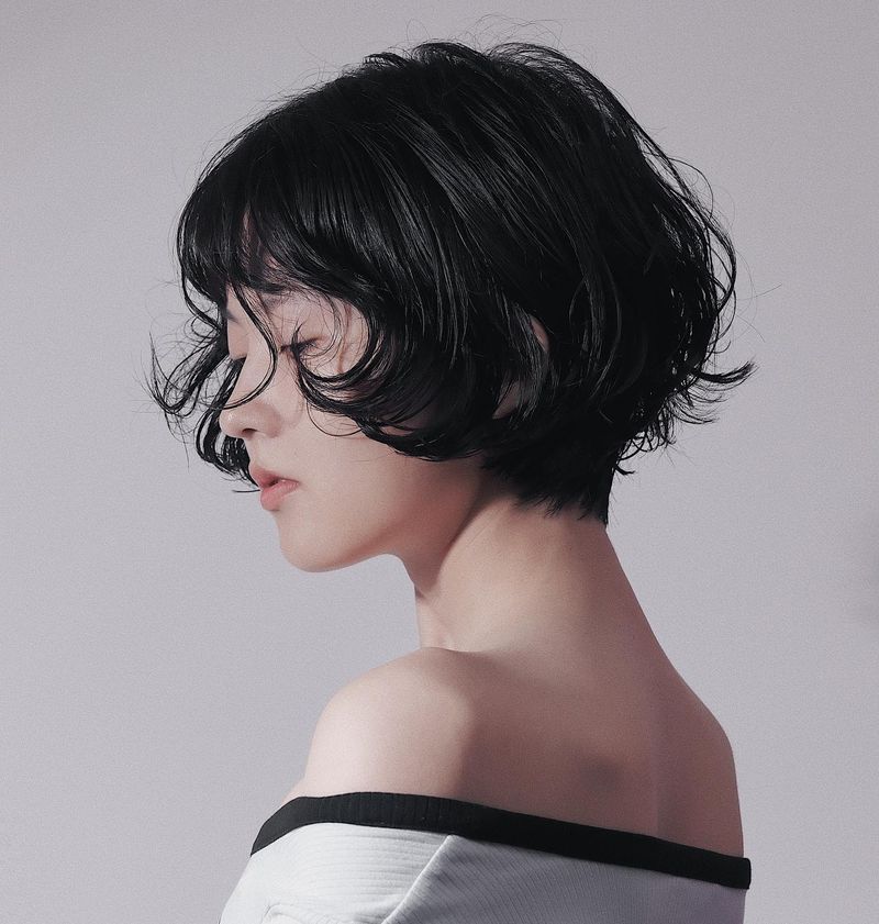 Modern Minimalist Wedge