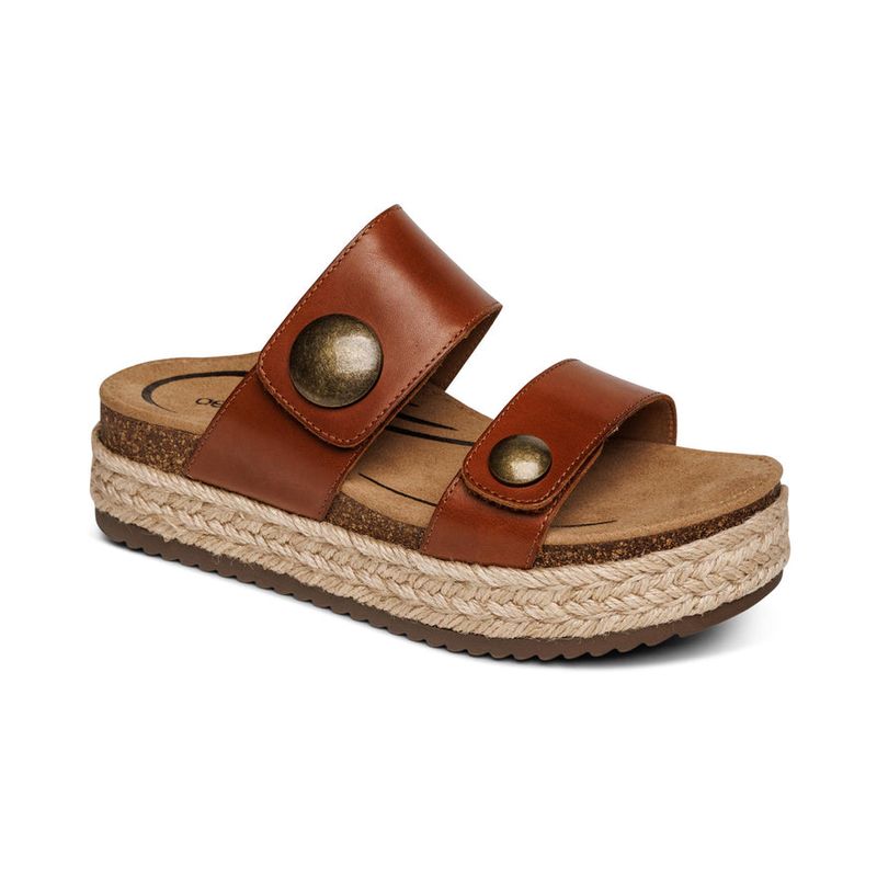 Microfiber-Lined Platforms